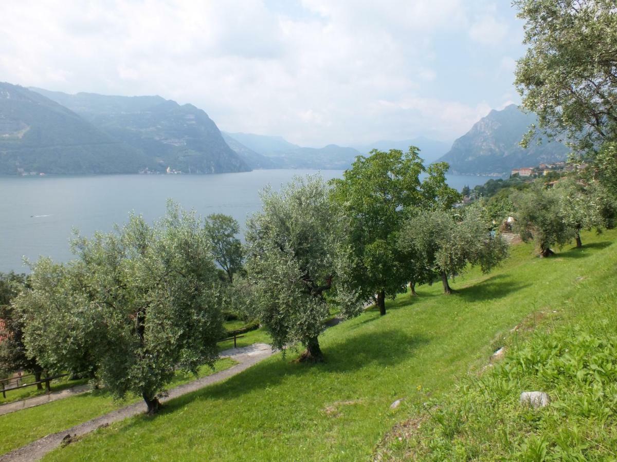App. Monte Isola Vista Panoramica Villa ภายนอก รูปภาพ